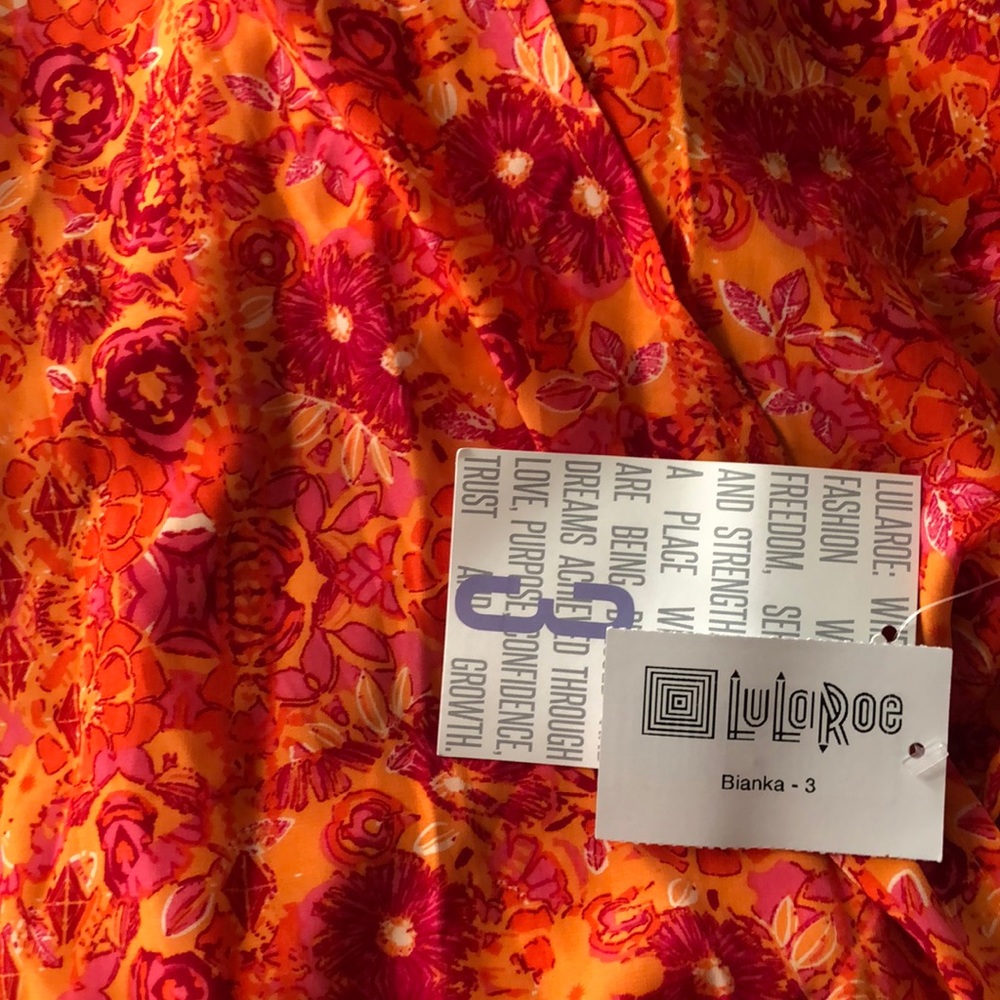 Lularoe bianka size 3